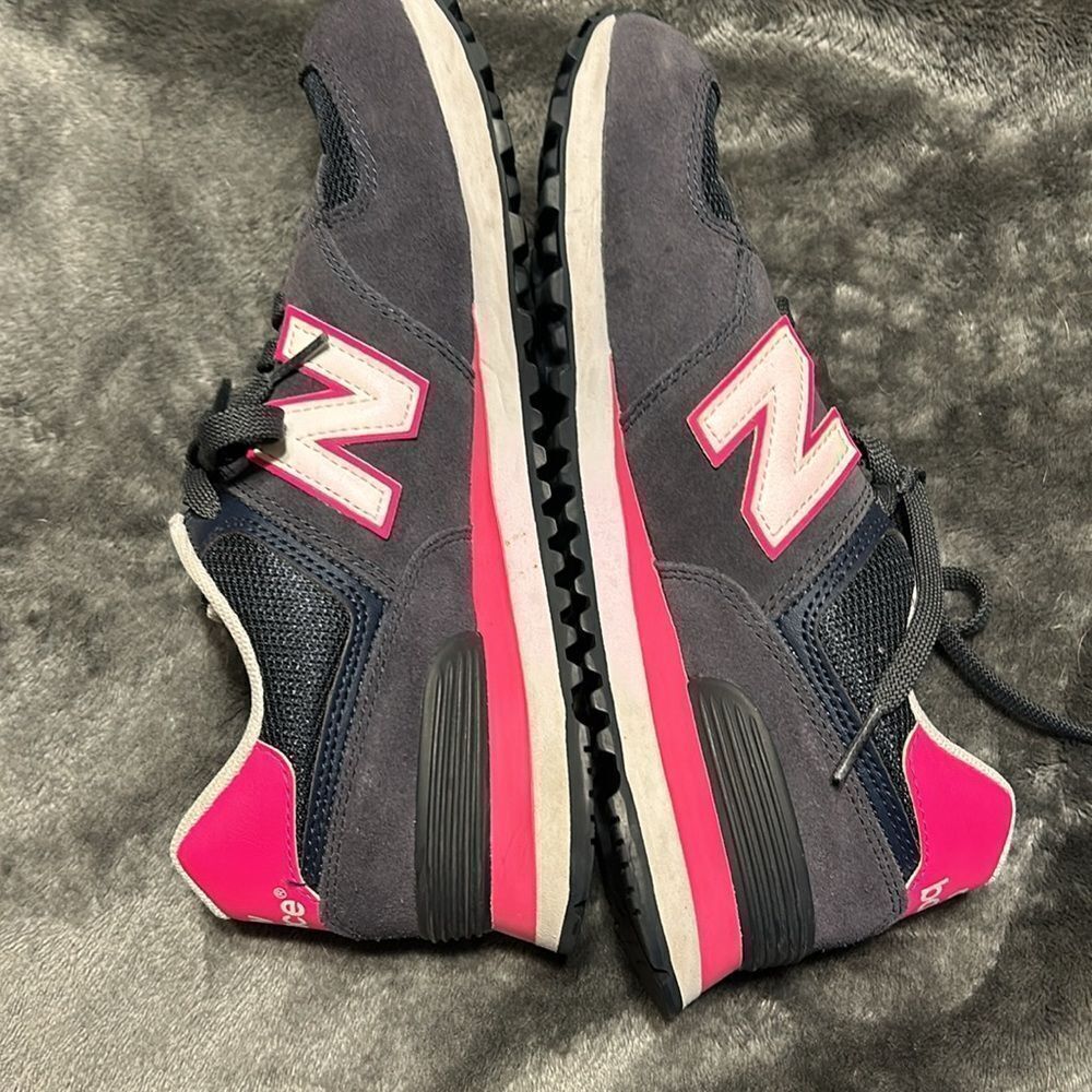 New Balance Women's Black and Pink Sneakers - Picture 5 of 8